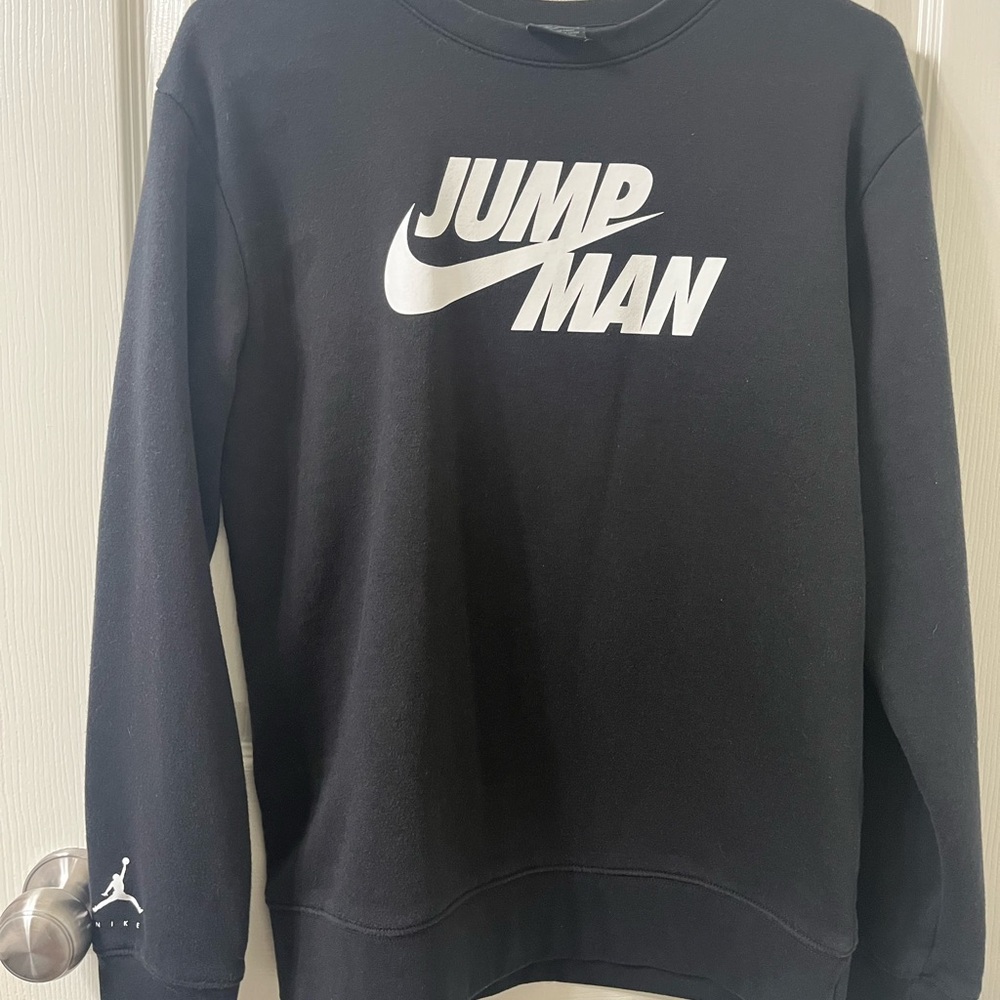 Boys Nike Air Jordan Black Crewneck Sweater Jumpman Design